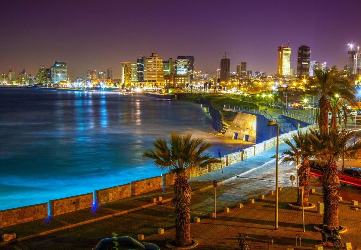 julienbahloul's tweet photo. L’attentat a eu lieu en plein cœur de #TelAviv, un jeudi soir, le week-end en #Israel. La où on sort boire, s’amuser. Nous savions que c’était une question de jours avant que la terreur ne frappe la ville. 
J’ai les larmes aux yeux. Ils ne gagneront pas. 
#PrayForTelAviv https://t.co/heX3A2r6FQ