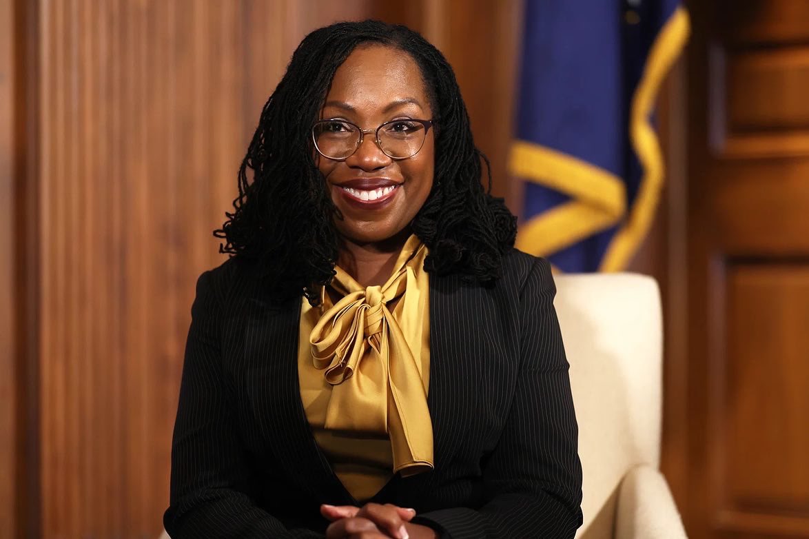 BLACKBiz_app's tweet photo. Congratulations Supreme Court Justice Ketanji B. Jackson. You have officially made history.                                    
#ketanjibrownjacksonsupremecourt
#blackexcellence
#supremecourt
#blackwomen
#blackgirlsrock
#blackhistory
#blackhistorymoment https://t.co/iNbNtxZanj