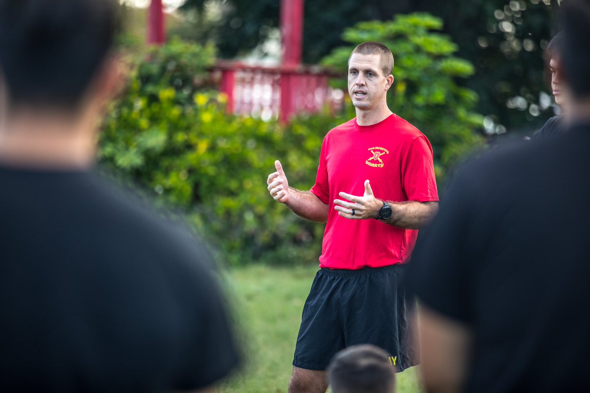 25thDivarty's tweet image. Soldiers from Headquarters and Headquarters Battery @25thDivarty conducted Sexual Assault &amp;amp; Prevention PT to raise awareness of sexual assault and the Army’s SHARP program.