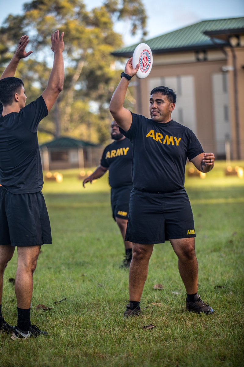 25thDivarty's tweet image. Soldiers from Headquarters and Headquarters Battery @25thDivarty conducted Sexual Assault &amp;amp; Prevention PT to raise awareness of sexual assault and the Army’s SHARP program.