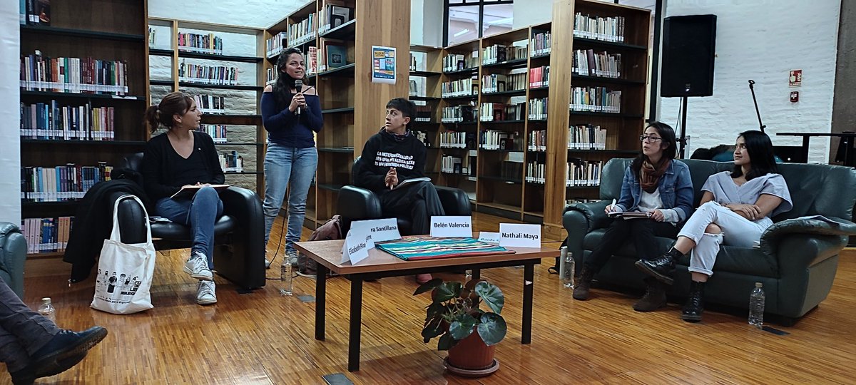 Empezó nuestro PRIMER ANÁLISIS DE COYUNTURA. 

Perspectivas y retos para pensar las izquierdas. 

Con el apoyo de <a href="/rosaluxandina/">Rosalux Andina</a>, <a href="/MujeresdFrente/">Mujeres de Frente</a> y el Observatorio del trabajo y pensamiento crítico.