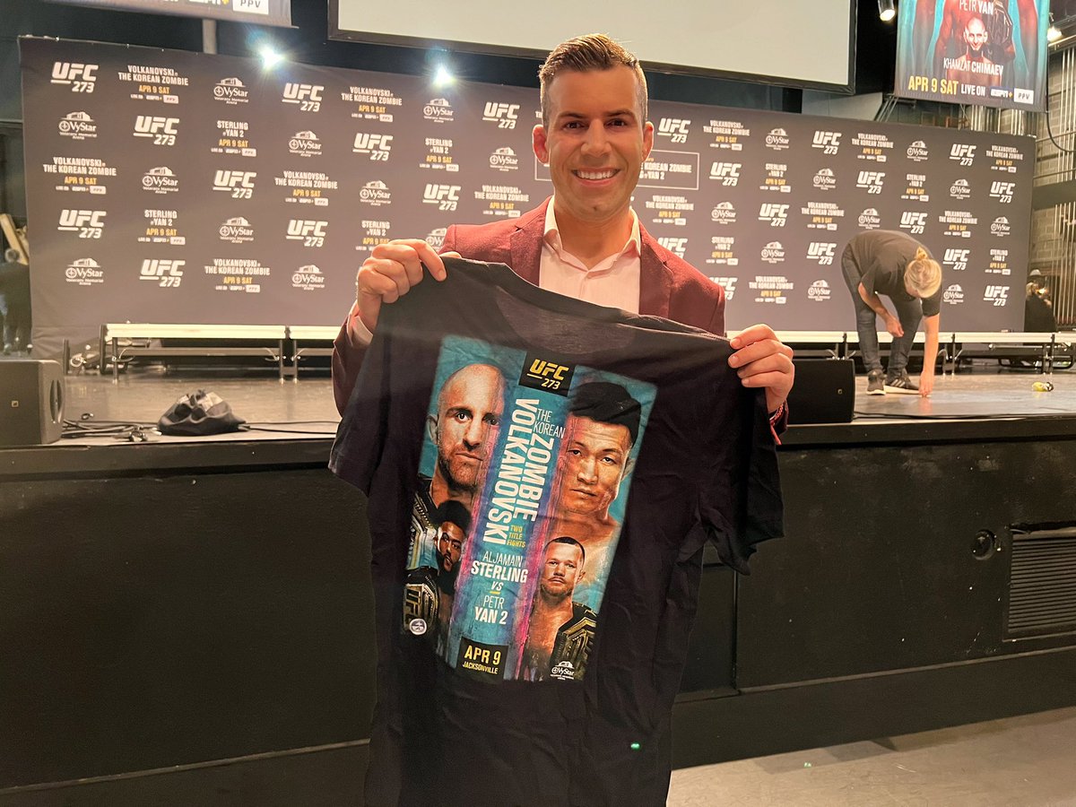 gastonreyno's tweet photo. AMIGOS TENGO SU REGALO!🎁
Voy a sortear la camiseta oficial de #UFC273 entre todos los que Retwitteen la foto. El Domingo hago el sorteo y el Lunes se la envío al ganador… mucha suerte! https://t.co/UWUoOSGN3x