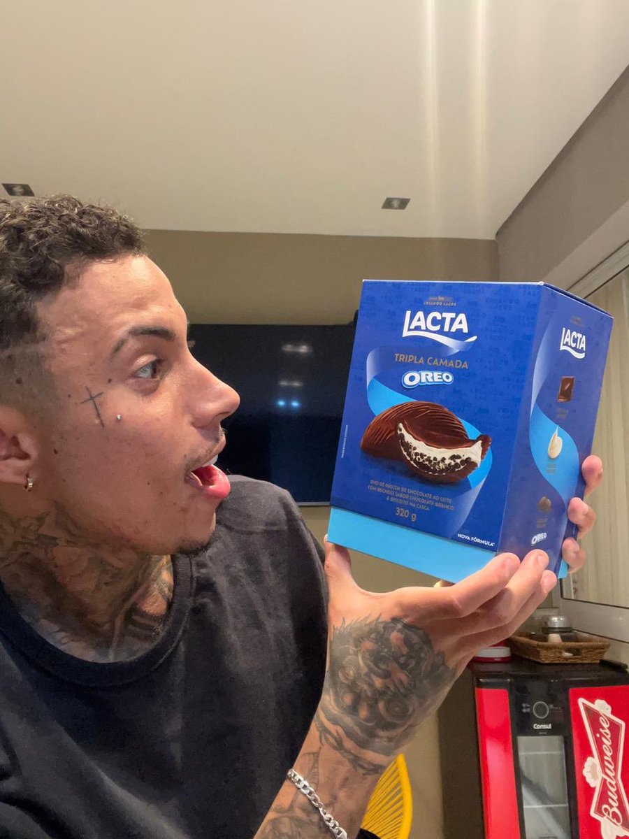 matheusyurley's tweet photo. Acho que já escolhi família, vou começar pelo ovo de Páscoa Lacta Tripla Camada Oreo!! Essa combinação não tem como ficar ruim né? @Lacta #Publicidade #QueLoucuraLacta https://t.co/nBZ9F0cHIn