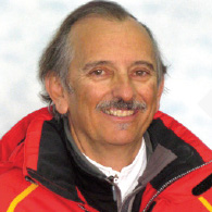 Desde nuestro mas profundo pesar lamentamos comunicar que nuestro fundador y director de La Escuela Oficial de Esquí, Juan Luis Hernandez Linares, fallecía al mediodía de ayer mientras esquiaba en su amada Sierra Nevada.