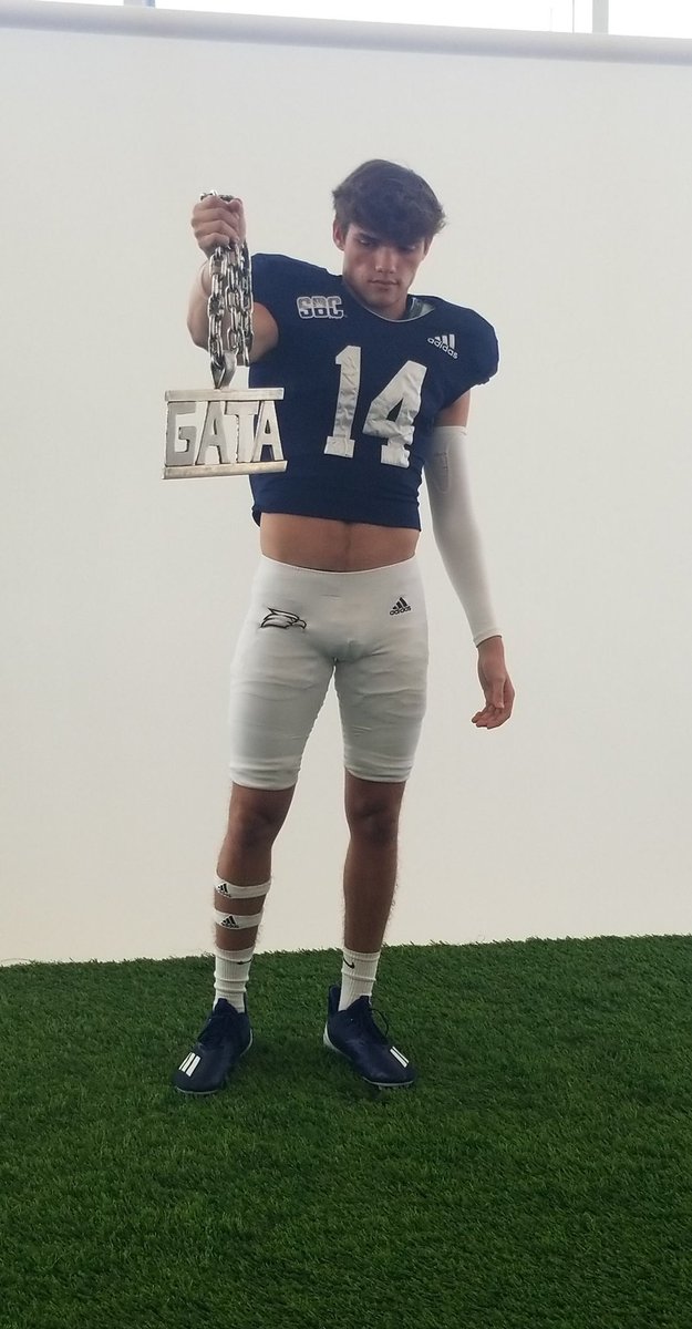 _gavinhall14's tweet photo. Had a great unofficial visit today @GSAthletics_FB @TurnerWest5 @BryanEllisGS @CoachSchor @MGHall15 @ToombsFootball1 @toombsdog https://t.co/DvwuMQQeQp