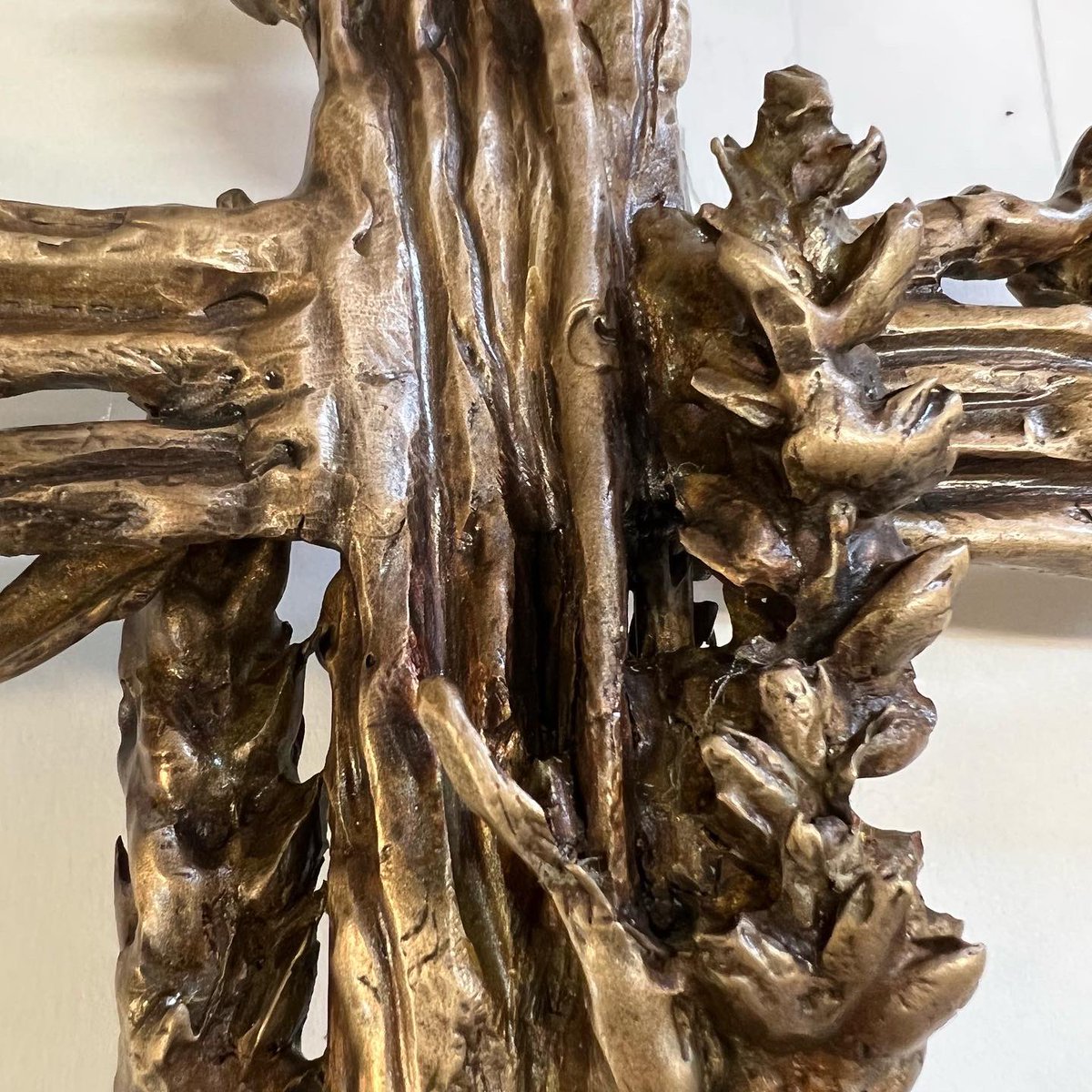 sophiehackerart's tweet photo. A little pot pourri of projects I’ve been working on in the past few months.  #bronze #glass #textile #prisonprojects #liturgicalart @WinCathedral #parishchurch #colour #art #workshops #collaboration https://t.co/jzwa4F9kjv
