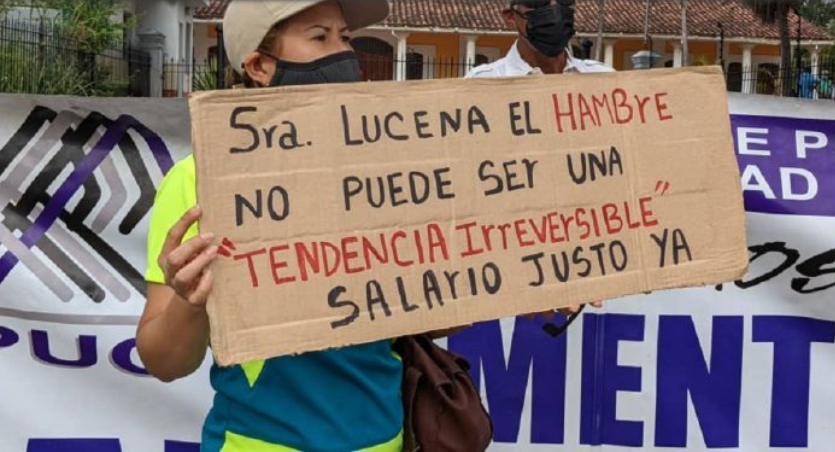 LilianaCMY's tweet photo. Desde las #Universidades en #Venezuela exigimos #SalarioJustoYa condiciones de trabajo decente, respeto a la autonomía universitaria, respeto a la libertad académica, a la libertad sindical #RespetoALosDerechosLaborales @mbachelet @CIDH @OITnoticias https://t.co/sKcavAE5AO