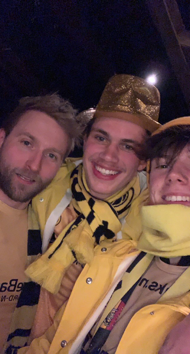 magnusst0's tweet photo. @FrankAmundsen89 e fasiten når det kommer til stemning på #Gulating💛 https://t.co/CHnUYLCePD