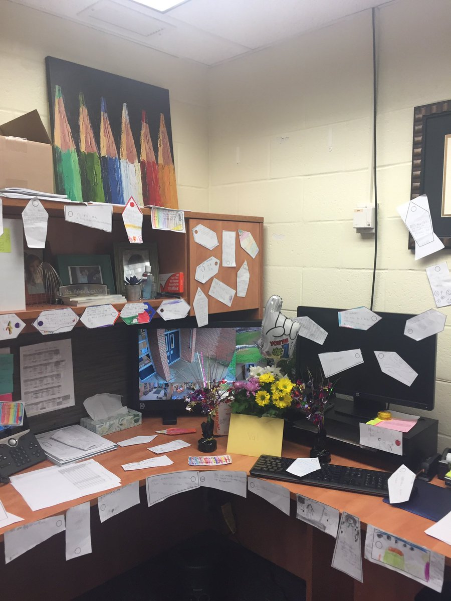 kellprice14's tweet photo. Brown paper packages tied up with stringโฆ@MrsValAlexander is one of our favorite things!!! We are so grateful for all that you do @Sandalwood_BCPS to make us feel safe & respected. Happy AP Appreciation Week. #ourAPisthebest #soundofmusic #ourfavoritethings https://t.co/ofXCaYJbgm