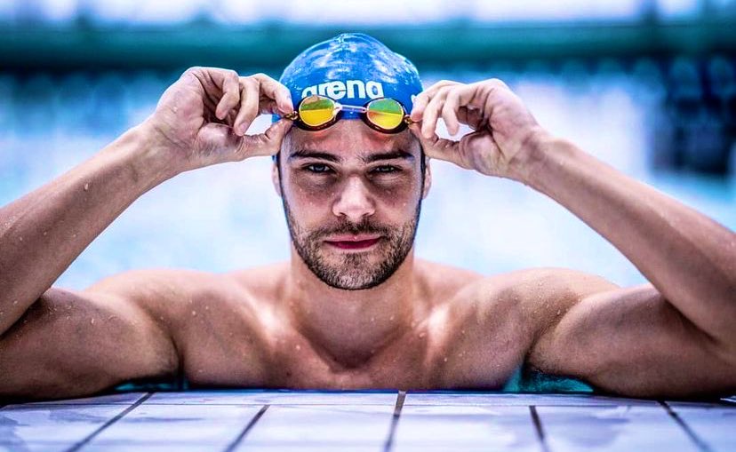 PASSAPORTE CARIMBADO! 🛫🇭🇺

A equipe brasileira não para de crescer pro Mundial de Esportes Aquáticos 🇧🇷

🏊🏽‍♂️ Gabriel Santos - 100m livre
🏊🏻‍♂️ <a href="/Mchierighini/">Marcelo Chierighini</a> - 100m livre
🏊🏼‍♂️ <a href="/cpguilhermeee/">Guilherme Costa</a> - 800m livre
🏊🏼‍♂️ 4x100m livre masculino
🏊🏻‍♀️ 4x100m livre feminino