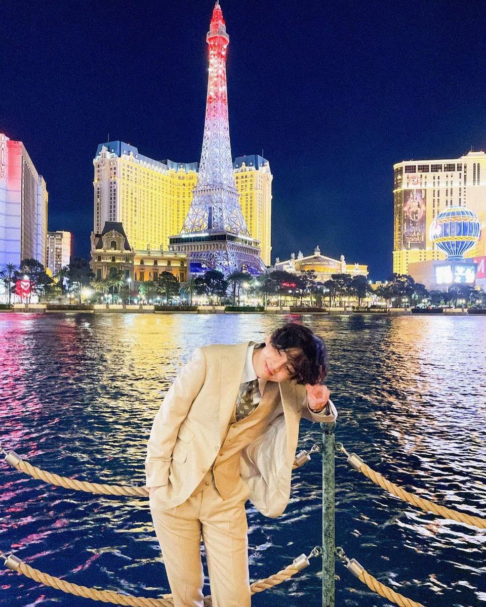 howtopavetheway's tweet photo. TAEHYUNG'UN PAYLAŞTIĞI FOTOLARA BAKIN?’₺;&amp;}%+{% https://t.co/dZfn7FqGPJ