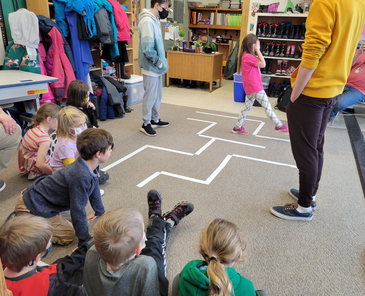 mrs_reitzs_room's tweet image. Shoutout to the @IthacaNYSchools high school dev team for teaching an unplugged coding lesson to first graders at @southhillhawks! Awesome way to spark an interest in computer science with our youngest learners. 🎉

@ICSDEdTech
