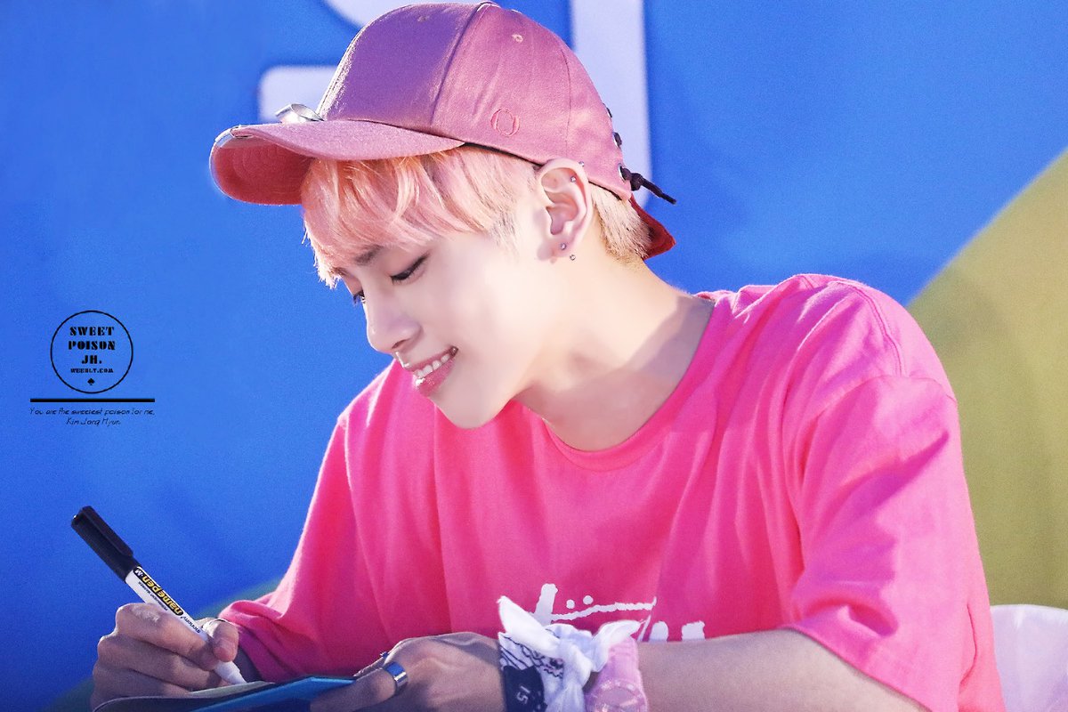 Sweet_PoisonJH's tweet photo. 생일 축하해 종현아
언제나 많이 사랑해 🌹

#종현아_우리봄이왔으니_한번만날까
#HAPPY_JJONG_DAY
#종현 #JONGHYUN #SHINee #샤이니 https://t.co/umEcPSmqru