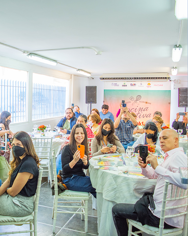 LaGiraldaVe's tweet photo. Así iniciamos la Cuarta Edición 👏 del Concurso Cocina Creativa de La Giralda &amp; Chef Campus Culinary Institute y sus aliados Gpc Consulting e Innovar.
Por el rescate de los sabores y recetas tradicionales de Venezuela 🇻🇪. Esta cuarta edición está dedicada a la Región Zuliana https://t.co/8qd0TzeqJ0