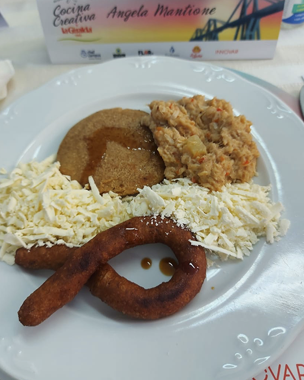 LaGiraldaVe's tweet photo. Así iniciamos la Cuarta Edición 👏 del Concurso Cocina Creativa de La Giralda &amp; Chef Campus Culinary Institute y sus aliados Gpc Consulting e Innovar.
Por el rescate de los sabores y recetas tradicionales de Venezuela 🇻🇪. Esta cuarta edición está dedicada a la Región Zuliana https://t.co/8qd0TzeqJ0