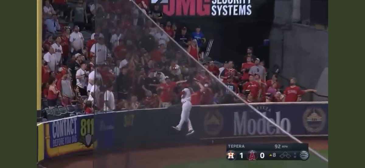 ActionDat's tweet image. Absolutely digusting when some 59 year old mf, 8 bud lights in, can catch better than your starting left fielder