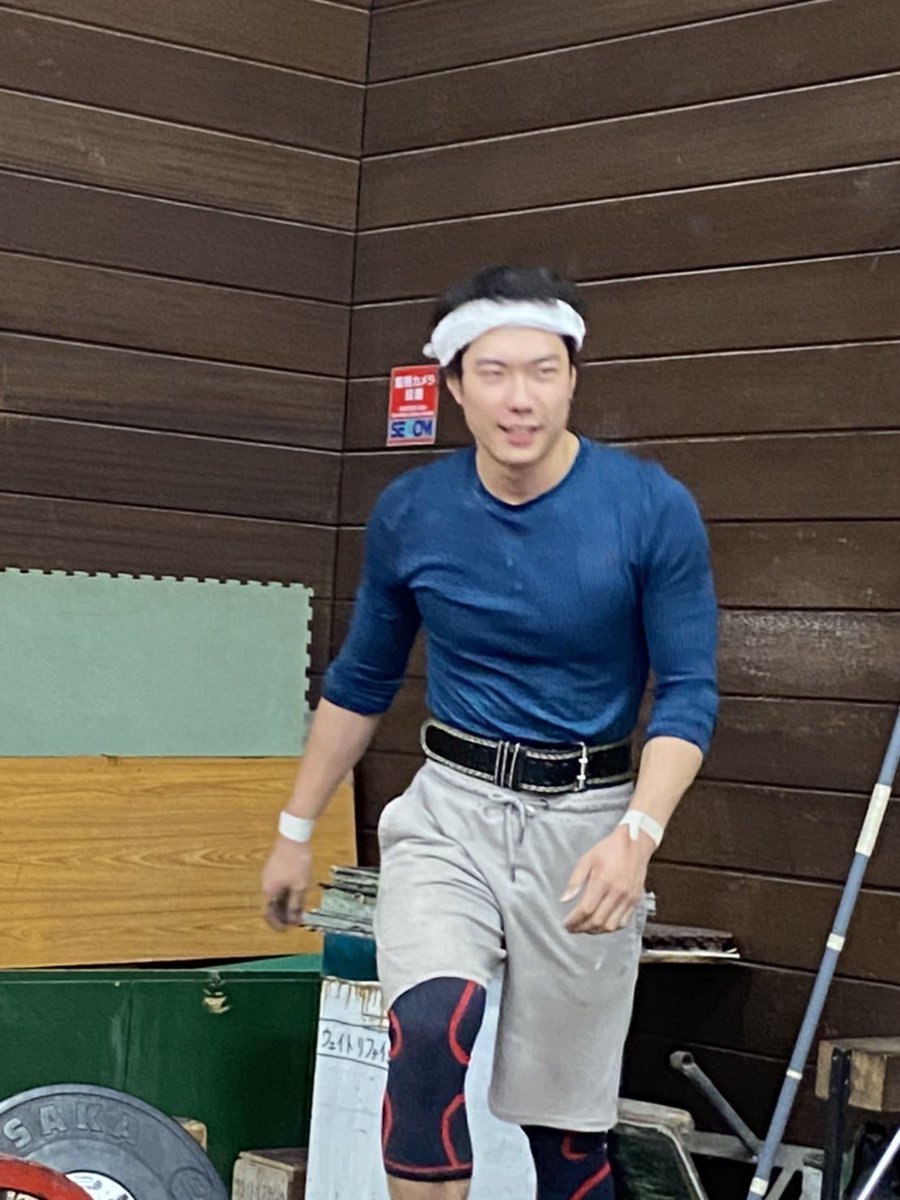 muroran_barbell's tweet photo. 情報電子工学系専攻　修士1年　
渡邊勇志

彼女作るために筋トレ始めました。
体は大きくなりました。
彼女も出来ました。
そして別れました。

よろしくお願いします。
＃春から室工　＃春から室工大 https://t.co/GKT05S3NKX