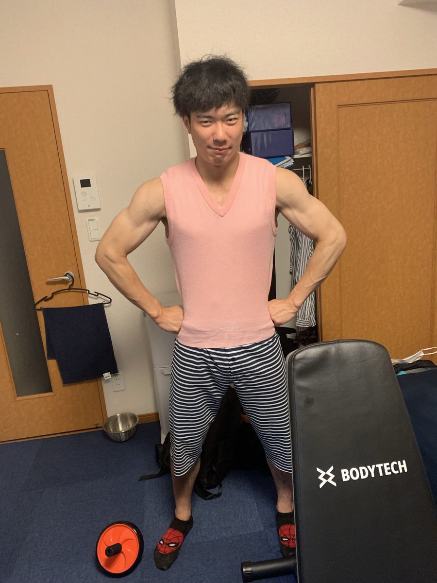 muroran_barbell's tweet photo. 情報電子工学系専攻　修士1年　
渡邊勇志

彼女作るために筋トレ始めました。
体は大きくなりました。
彼女も出来ました。
そして別れました。

よろしくお願いします。
＃春から室工　＃春から室工大 https://t.co/GKT05S3NKX