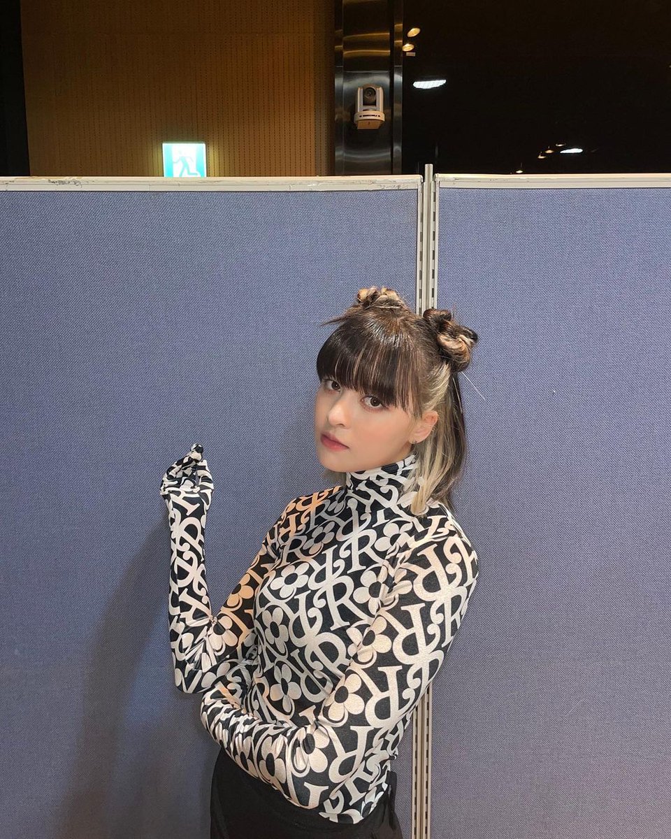 nmixxpics_'s tweet photo. NMIXX official instagram update with Lily
#LILY #릴리 https://t.co/E97DNDjWiz
