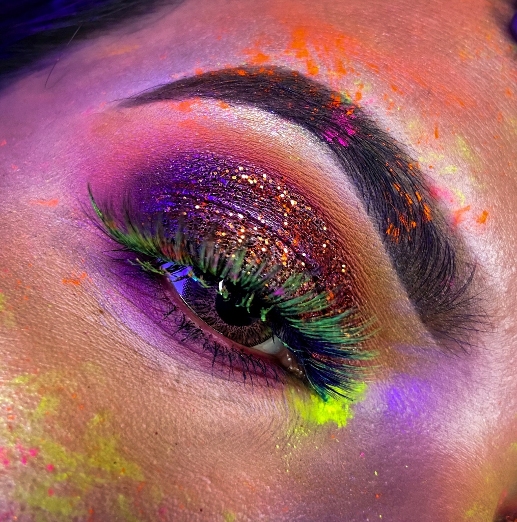 C2PPro's tweet image. Keep calm and let me be colorful!
Get his eye look with our glitter pigments 
🌟  UPTOWN LOOSE GLITTERS
🛒  Shop Now: c2ppro.com/products/c2p-p…
.
.
.
.
#c2p #c2ppro #glittereyes #glitterpigments #glittereyelook #makeuplook #trending #photo #skincare #akeupsociety #makeuplook