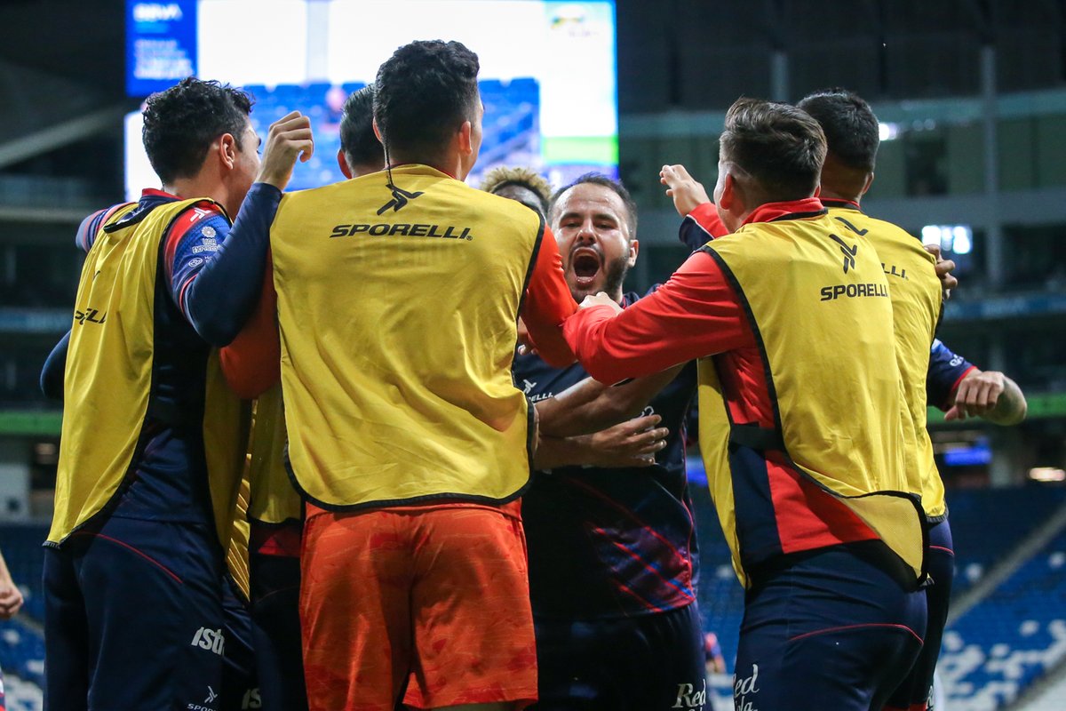 ¡Buenas noches, mis alteños! 🛌🏻💙❤️

A dormir orgullosos de este equipo que nunca se da por vencido, por que cuando estamos todos juntos, somos mucho más que un equipo 🙌🤩

#SomosAlteños 🔵🔴
