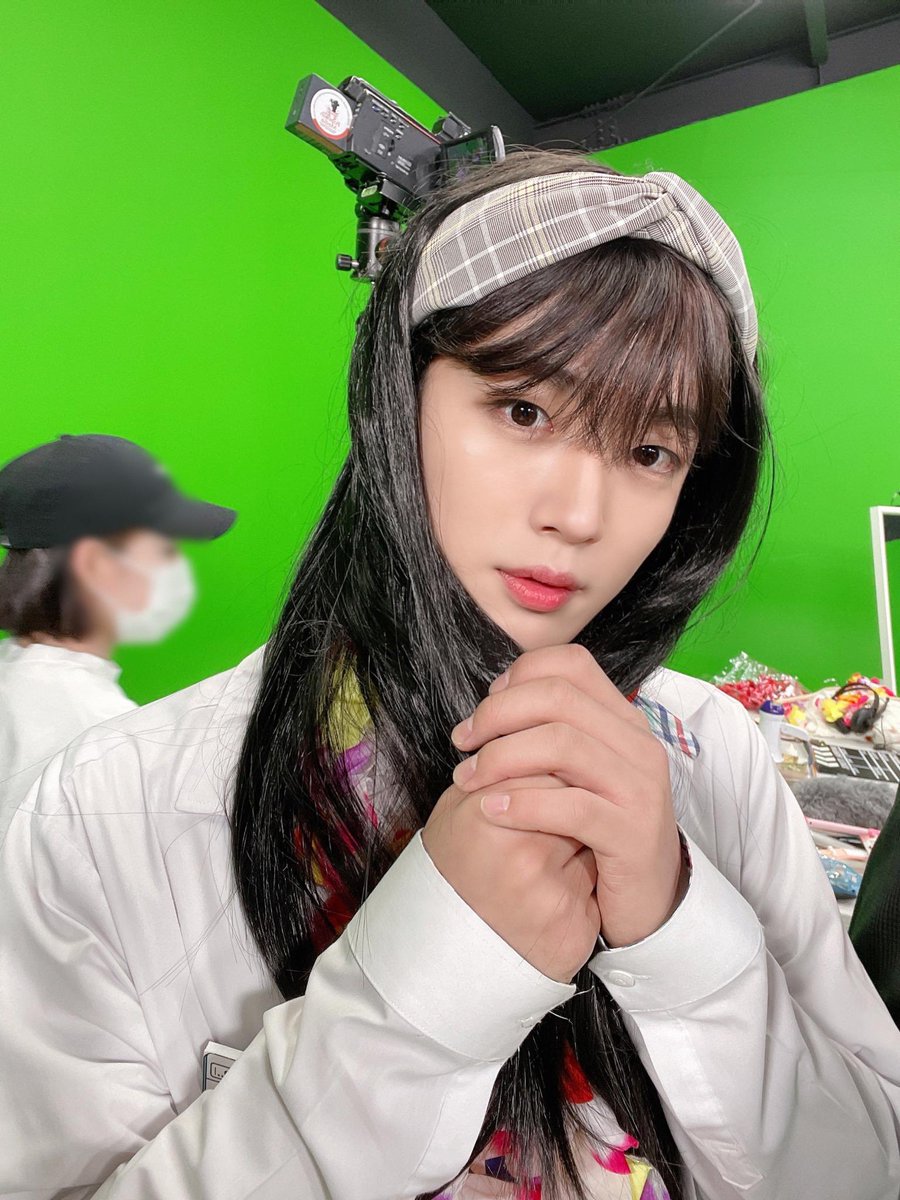 220408 yohan fns :D

“[a photo] yongha took of me”
“hahahaha”
“hohohoho”