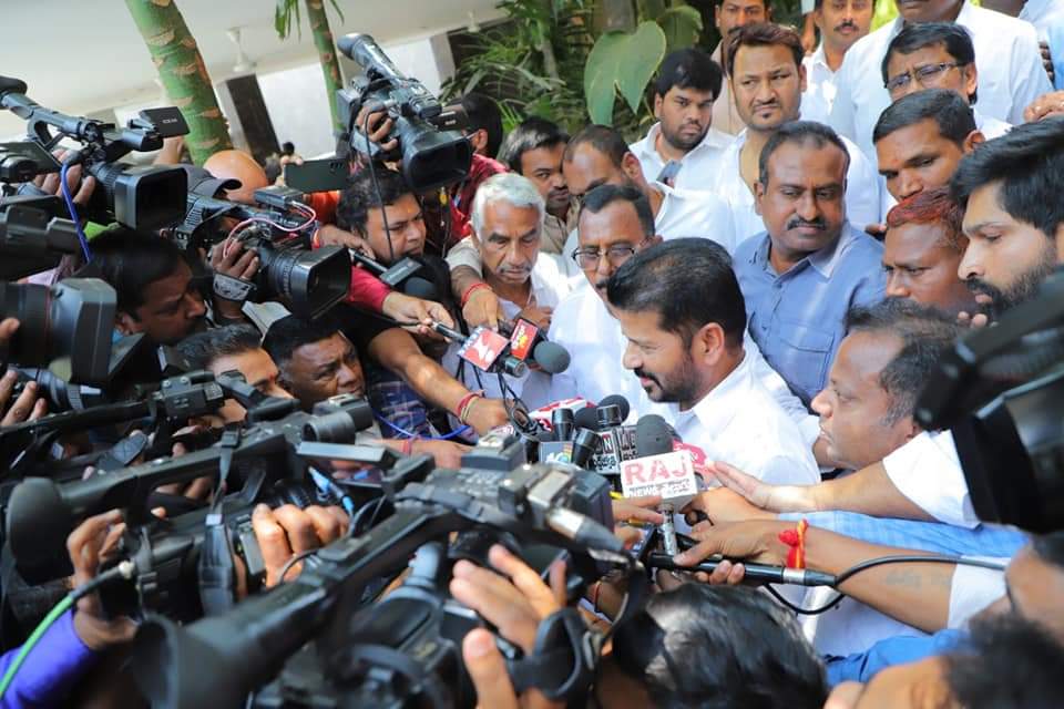 Mdmoiz99's tweet photo. Protest against rising fuel prices &amp; electricity charges with our President @revanth_anumula @INCTelangana Family 
@INCIndia @RahulGandhi @Faheem1250 https://t.co/ML0yhVdi5n