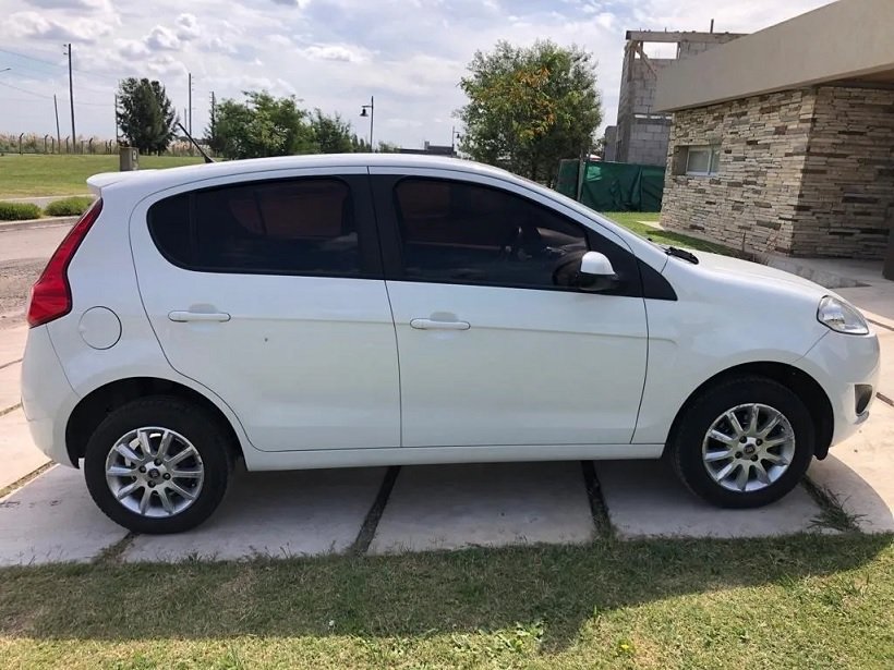 AsesorautosF's tweet photo. 👉 FIAT PALIO 1.4 ATTRACTIVE 85cv 5P 2015 - 135.000 KMS - ÚNICO DUEÑO - $ 1.520.000.- 🚘 https://t.co/yYKXZArVeL / #WhatsApp 11-6788-7877 / si seguís a @masrojo 🇦🇹 tenés $ 30 mil de descuento en el precio de este Tweet por tiempo limitado #Fiat #ventaautos #diamundialdelasalud https://t.co/2blmPKJuum