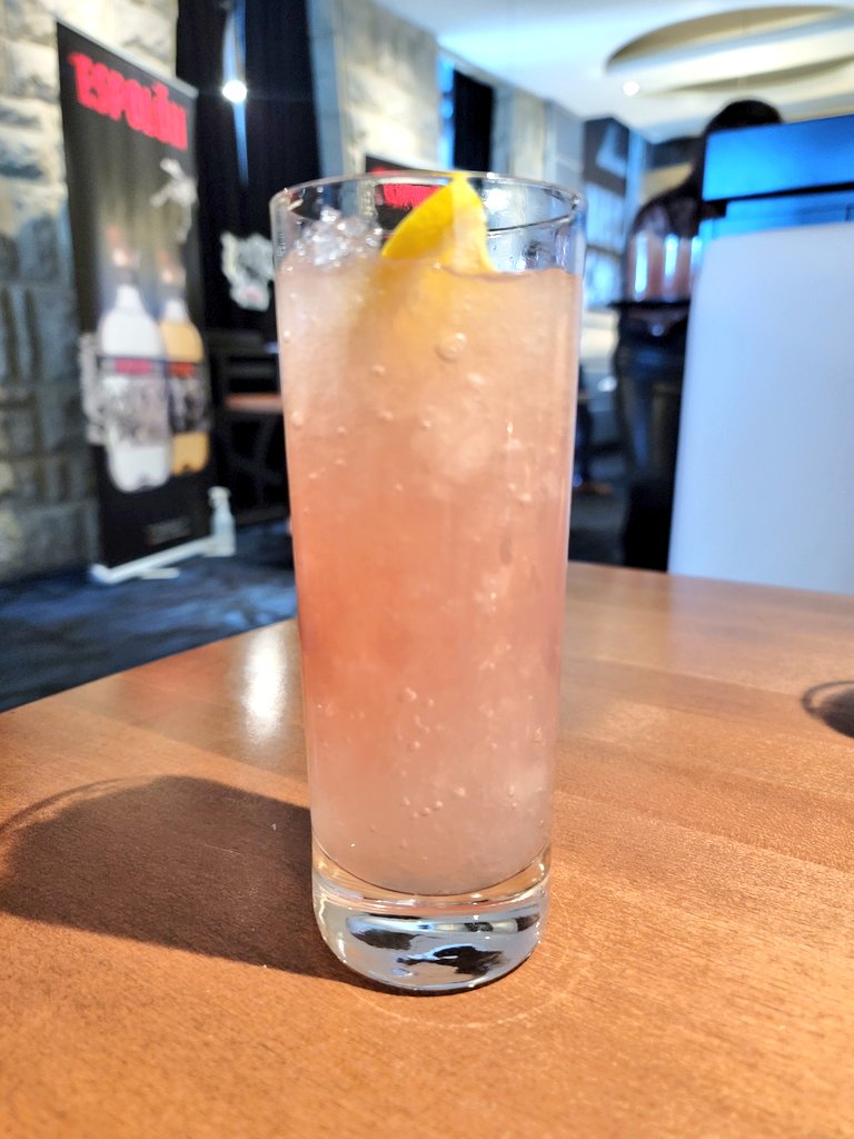 LurvesFood's tweet image. The signature Purple Rain cocktail.