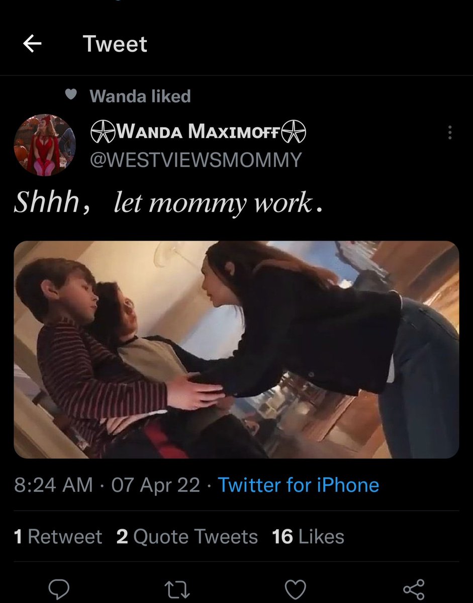 RebirthFeathers's tweet photo. //Is this pedophilia or am I tripping? https://t.co/TJ4s3pvQTa