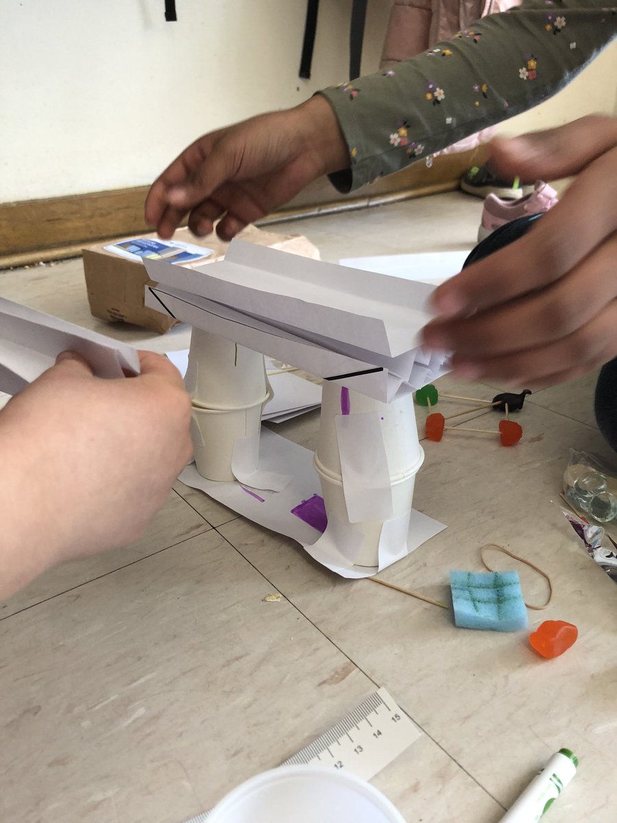 mswatkinss's tweet photo. Great Structure building session for Gr. 2/3’s with @Sci_In_Schools Lots of creative ideas and problem solving @tdsb @ansonparkps https://t.co/FWd4v4FkL3