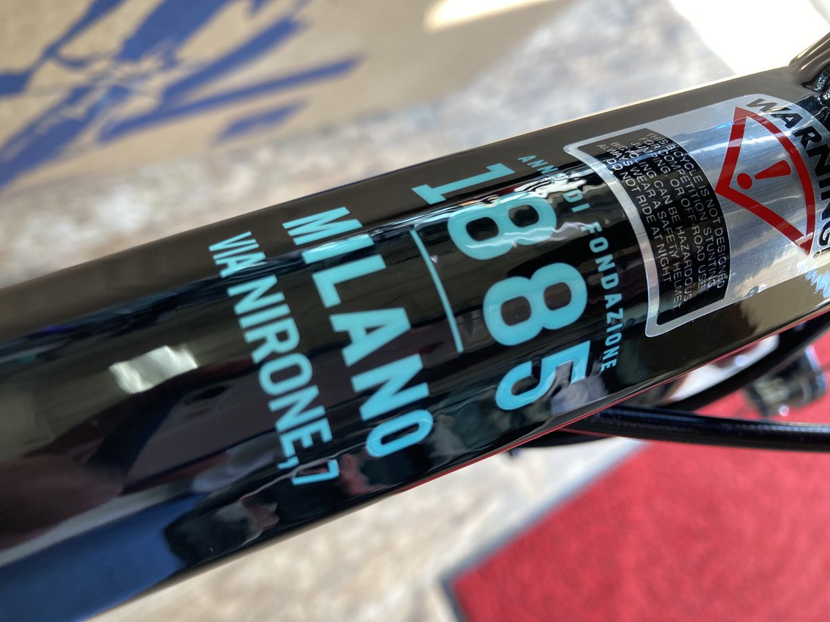 tobe8131's tweet image. おはようござます
風が強すぎて〜🌀🌀🌀
本日も10:00〜営業開始です
宜しくお願いします

Bianchi Nirone7入荷しました
チェレステカラーも入荷してますので店頭でご覧下さい

#サイクルショップヨシダ
#Bianchi
#Nirone7
#入荷情報