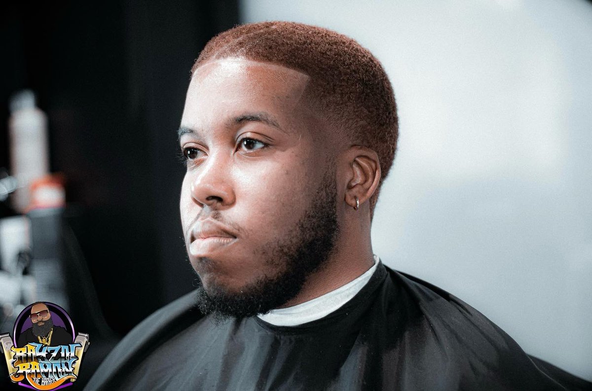 RayzzorRamon's tweet photo. GRINDING! I DNT have to be Rich ! But I would love to peaceful! β£
.β£
.β£
.β£
.β£
.β£
#andis #barber #barberconnect #barbergang #barberhub #barbering #barberlife #barberlove #barbernation #barberpost #barbers #barbershop #barbershopconnect #barbersinctv #barberworld #beard #fade https://t.co/rT3rY8e7oN