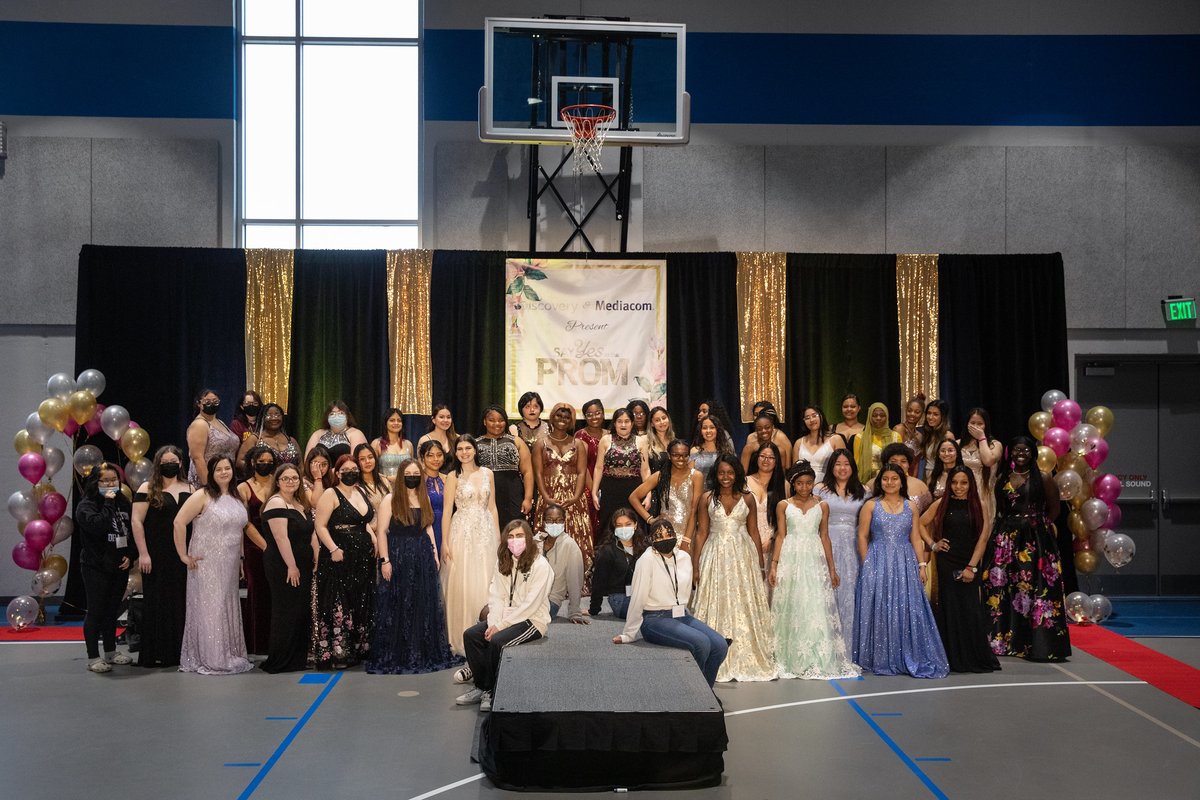 DMschools's tweet photo. Fifty-six @DM_North and @Dsmeast students decided to 'Say Yes to the Prom', picking out dresses courtesy of @MediacomCable. Each junior and senior walked the runway to a cheering audience and went home with a prize bag containing prom tickets. #SYTTP More: https://t.co/ta6gozoi3f https://t.co/nkYXOvhSkA