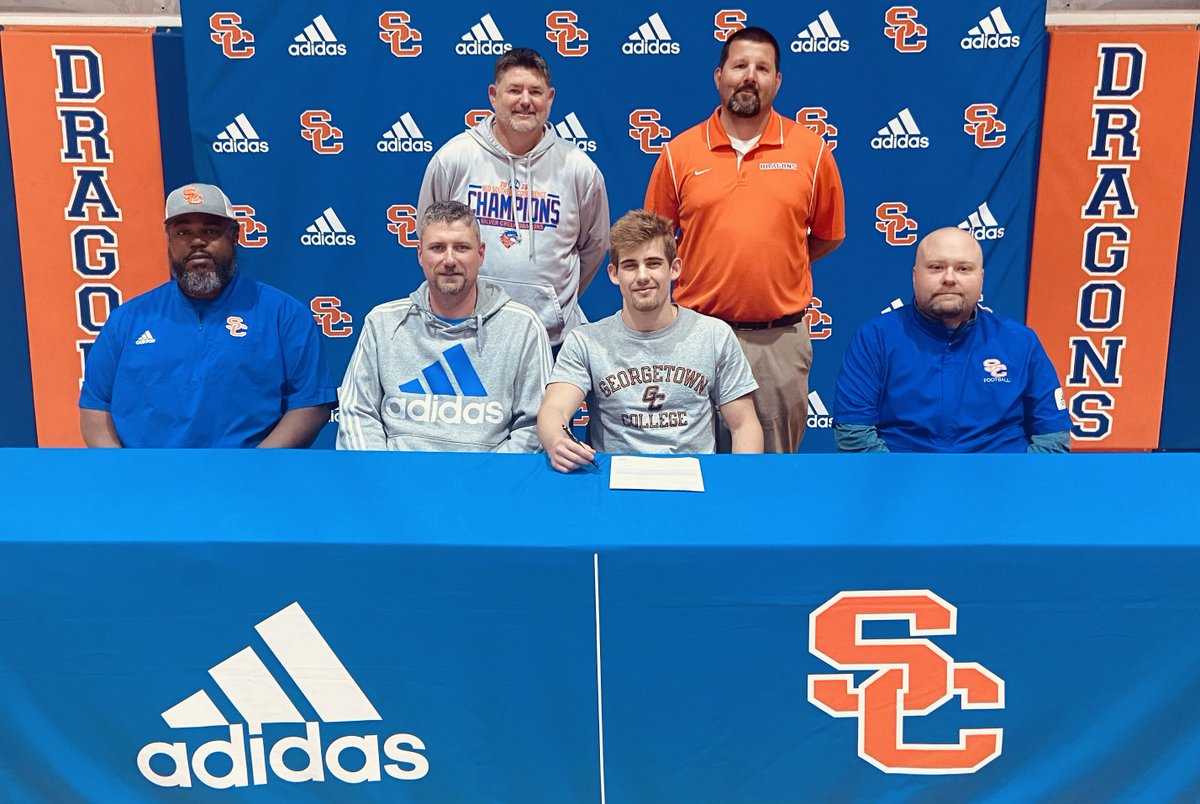 SCSchoen15's tweet photo. Ton's of people have been active in the development of @TreySchoen , molding him into the MAN he is and will become.  A New Chapter! Thank you @Coach_Pap_SC @DRAGONgridiron @SCHSBoysBball @GtownCoachO @CoachThrower2 @newstribscores @Gtown_Football  Tiger Blood runs deep in this 1 https://t.co/Oy5g0CYKBB