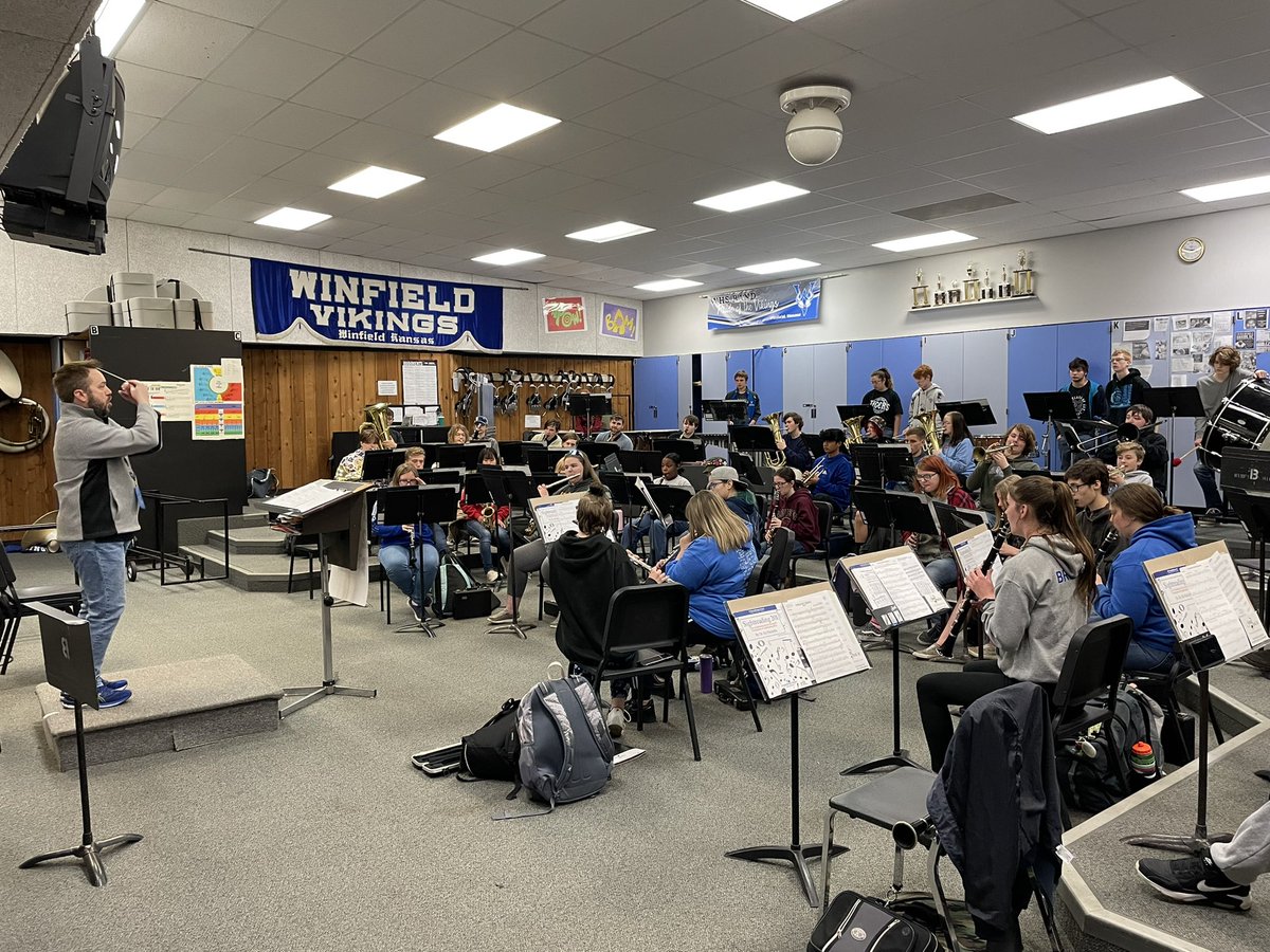 Thank you Dr Christensen for coming down to clinic our band before contest today!!