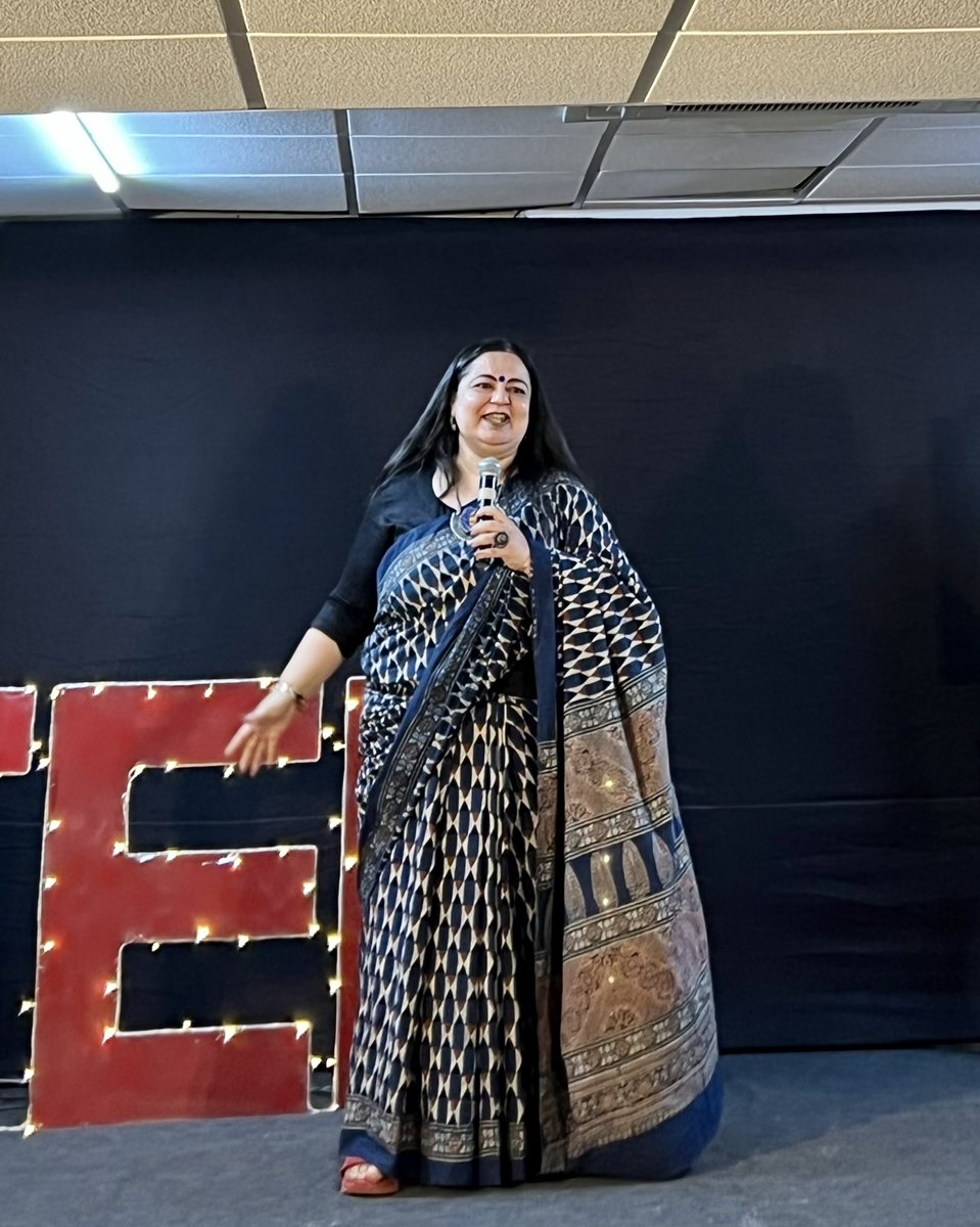 falgunivasavada's tweet photo. Was guest of honour at @ZebarSchool TED-Ed event where I shared my thoughts on “Power of Communication” 😍😍 Stage has a different aura! 🙏🥰 https://t.co/qnJ6HmWWF9
