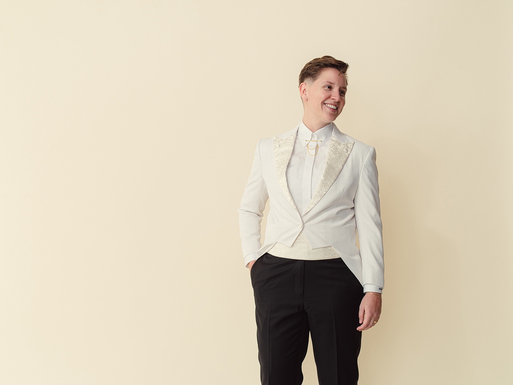limatusbespoke's tweet photo. Originally used to lift a tie knot above the collar, collar bars are the perfect accessory all on their own.
Photo: @joshhuskin⠀
Suit: The Tailcoat
⠀
#limatusbespoke #limatus #satx #sanantonio #texas #shoplocal #womenwithstyle #womenwithclass #womenswear #weddingsuit https://t.co/c97OfKaQam
