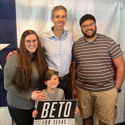 MaryMinusLamb's tweet photo. #NewProfilePic 😎 #BetoForTexas https://t.co/hZBmhGkerQ