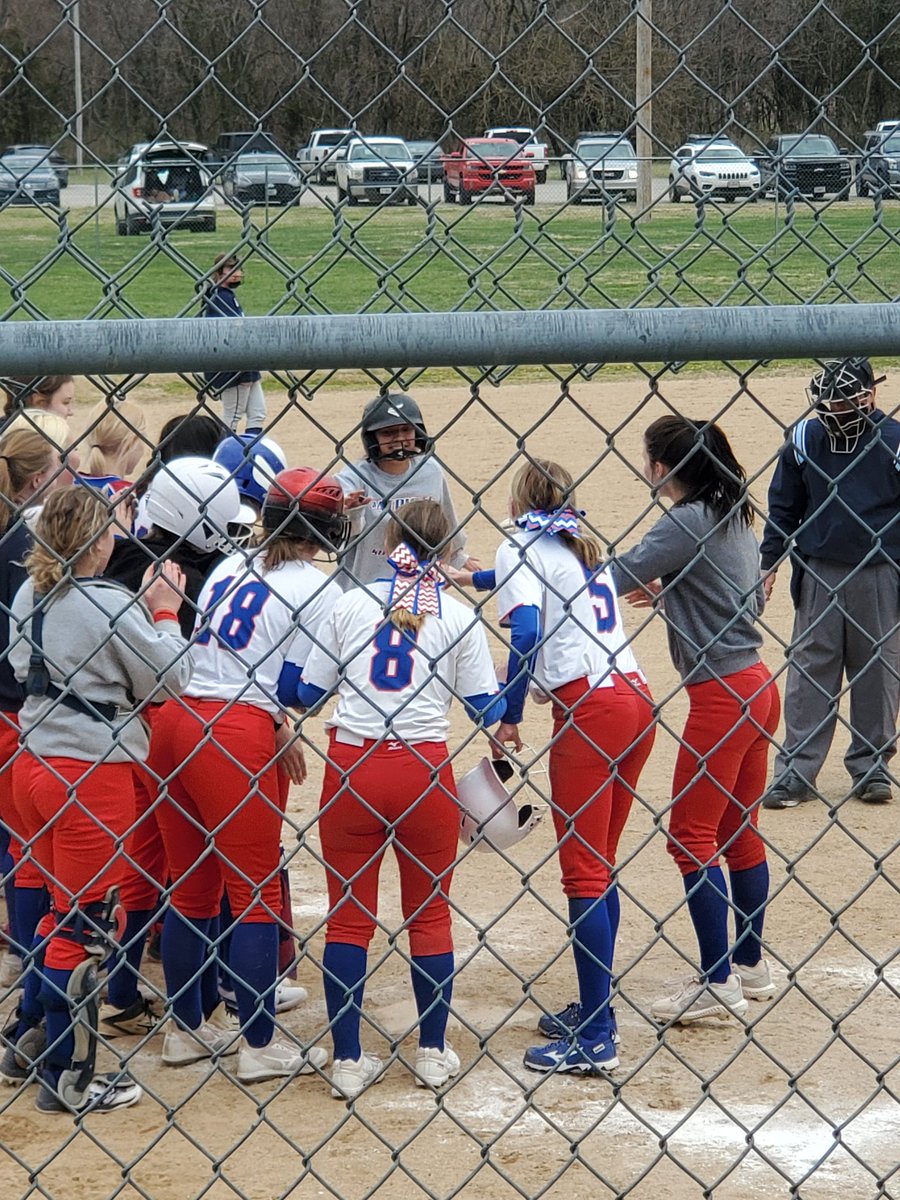 ENHSathletics's tweet photo. EN takes a 7-3 lead over Galena, KS on Shaw Coburn's 2nd home run of the game.
7-3 Bottom 5th https://t.co/auZT1vYxgH