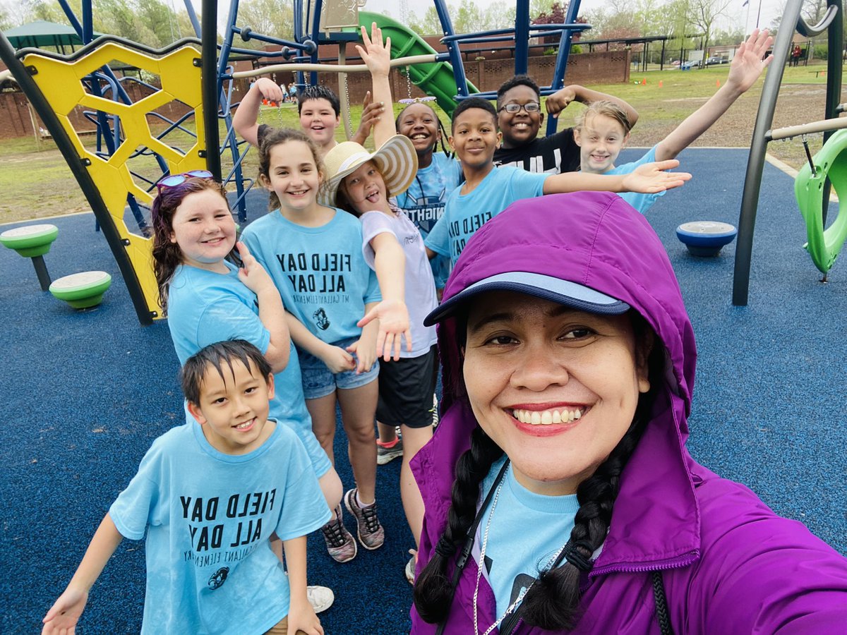 Deemples25's tweet photo. T’was a full of fun Field Day at MGES!  #teamwork #sportsmanship #support  #MyKnights https://t.co/YKaQFjErOj