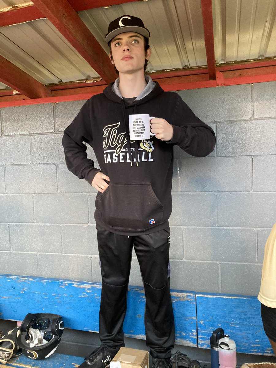CMS_BSB's tweet photo. World’s BEST manager! #Natedawg @N_Carter12 https://t.co/TXeD1Mr4EJ