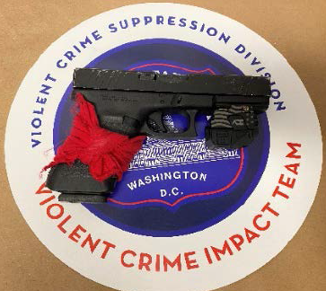 DCPoliceDept's tweet photo. In the last week, #DCPolice officers removed 54 illegal firearms from the streets of #DC and out of the hands of criminals.
#FirearmsFlashback https://t.co/0qqsO8EiGG