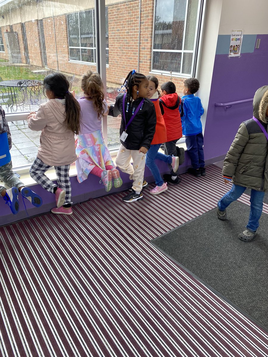 kinderdeiderich's tweet photo. A perfect real life follow up to our weather unit…watching and learning what hail is @RoseHill43068   #reynproud https://t.co/0I58CTuMKZ