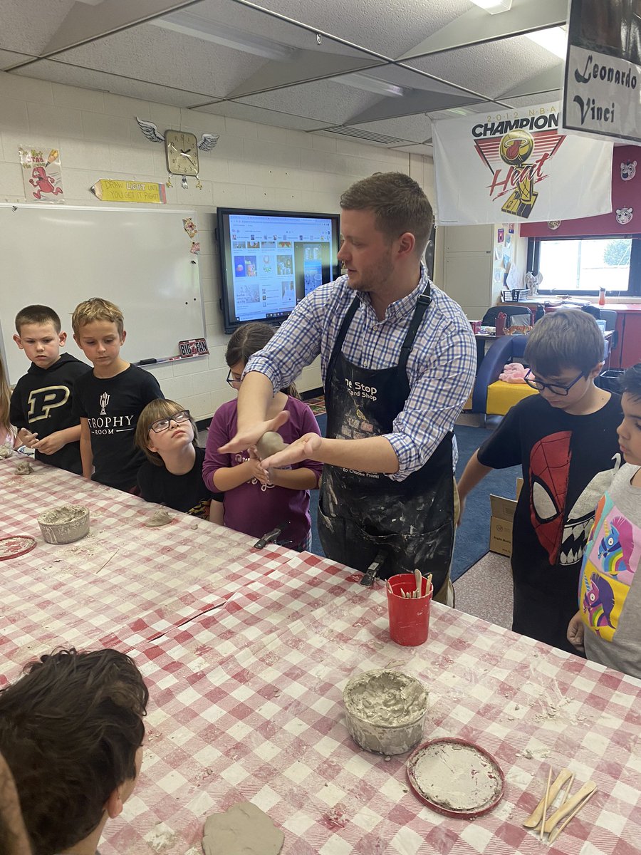 JSimatovichElem's tweet photo. We LOVE Mr.Dickey’s Art Class! #claytime @UnionTwpSchools https://t.co/A5IKtLXQpd