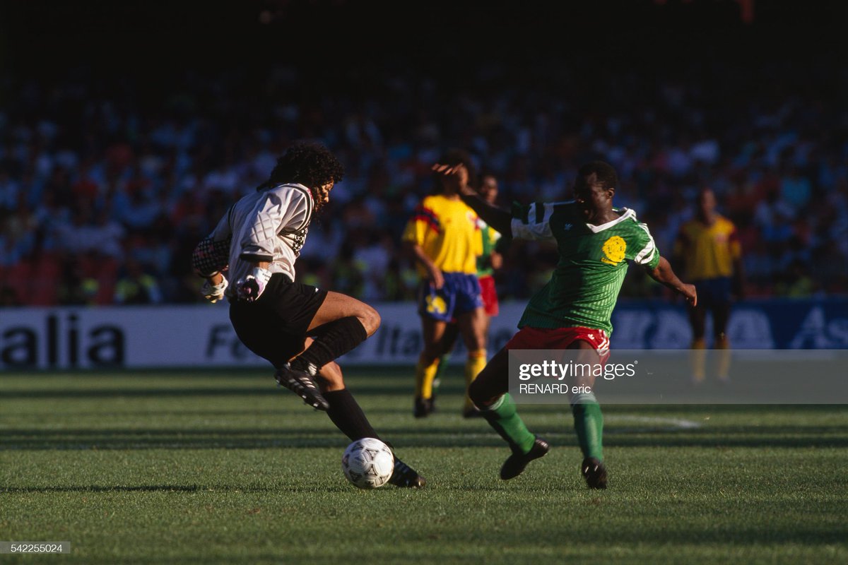 CopaLendas's tweet photo. René Higuita, Colômbia 🇨🇴.
Copa do Mundo de 1990, Itália.
15º lugar.
4 gols sofridos, 4 jogos.
#higuita #colombia #worldcup1990 #copa1990 #fifa #leyenda #elloco #elkaseiro #loscafeteros #latricolor #fcf #stadiosanpaolo #col #panini #qatar2022 https://t.co/KnkDAwZF4r