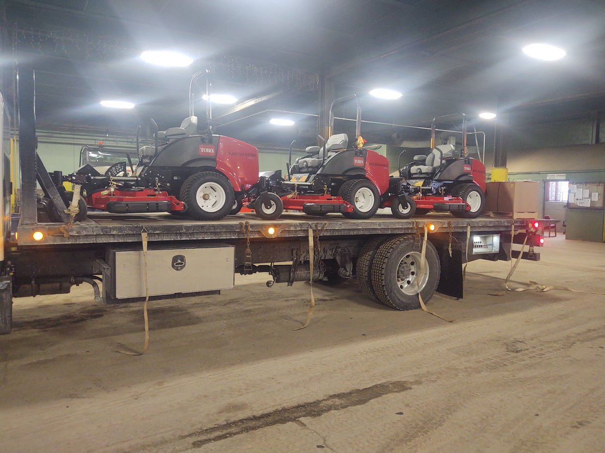 It’s great to see a truck full of Toro Groundsmaster 7200 getting delivered to the City of Buffalo Parks Department . Thank you for choosing Toro#CityofBuffalo