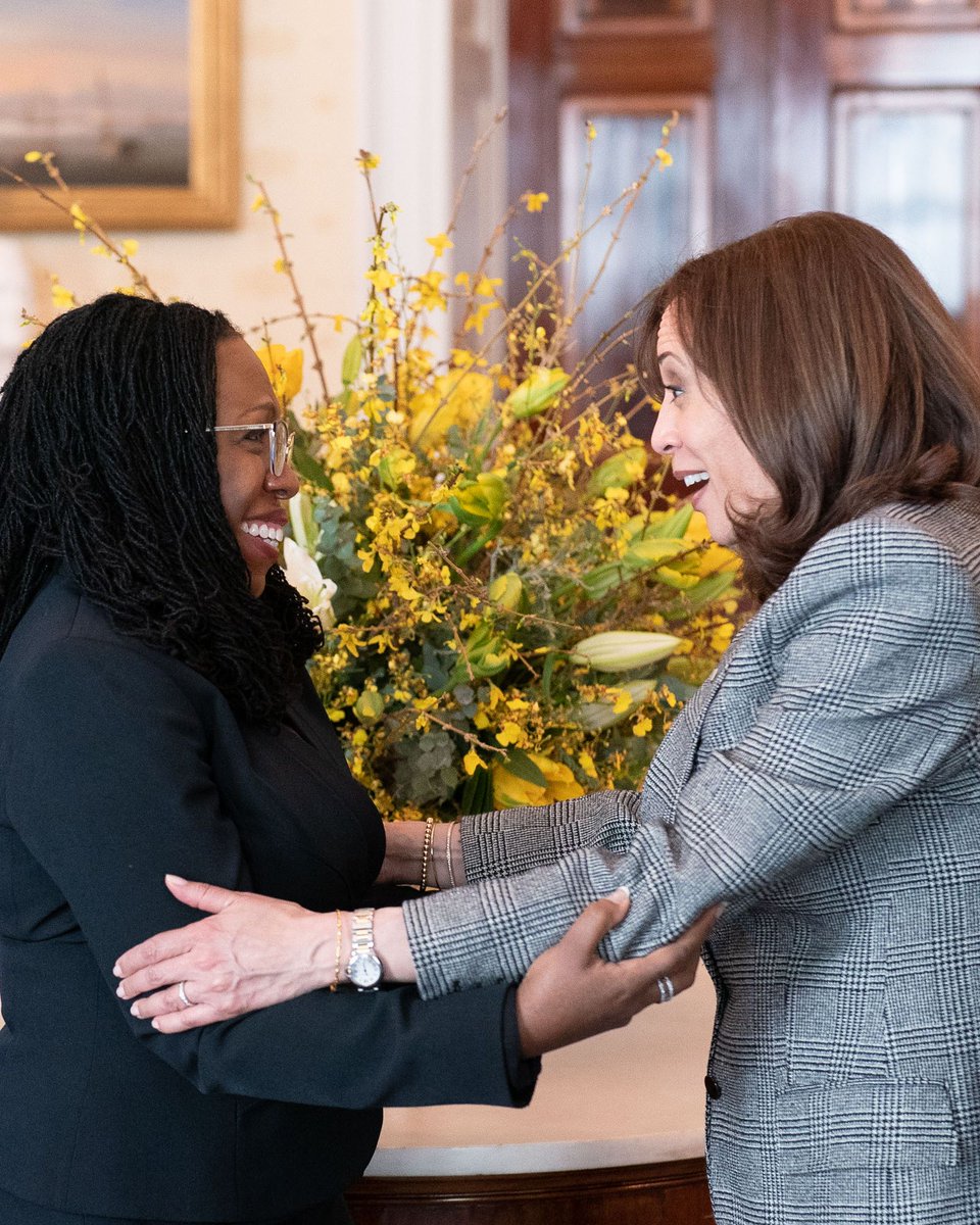 KamalaHarris's tweet photo. Ketanji Brown Jackson has impeccable character and dedication to the rule of law. A record that proves her commitment not only to public service but to equal justice and equal rights.  

She will be an exceptional Supreme Court justice. https://t.co/nPHU3gwa0Y