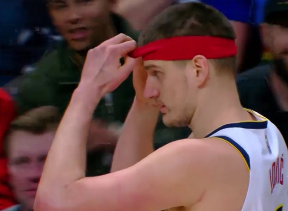 TheGameDayHoops's tweet photo. Headband Jokic? 👀 https://t.co/f5wbEguZ7N