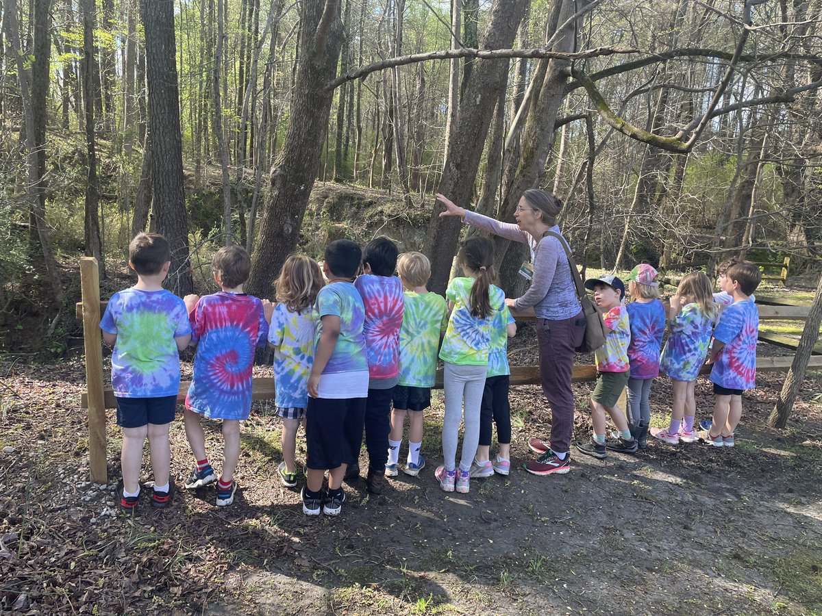 eacharbonneau's tweet photo. Kindergarten explored the pond at Prairie ridge Eco station. ❤️💙💛 @BrooksMuseumsES @found4brooks https://t.co/Ydhv2N154E